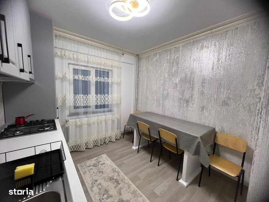 3 cam dec 80 mp living plus 2 dormitoare zona alexandru cel bun 550 e