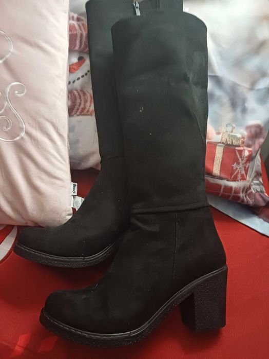 Нови ботуши естествен черен велур