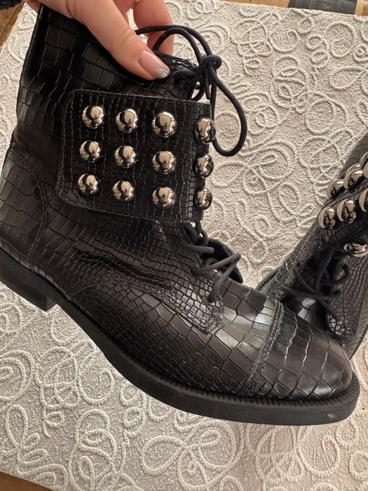 Schutz боти  нови с капси