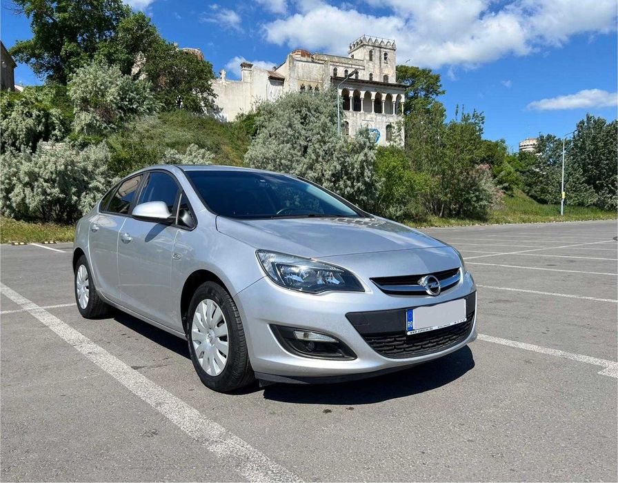 Opel astra J / 1.6 Benzina / 14000 km / primul proprietar