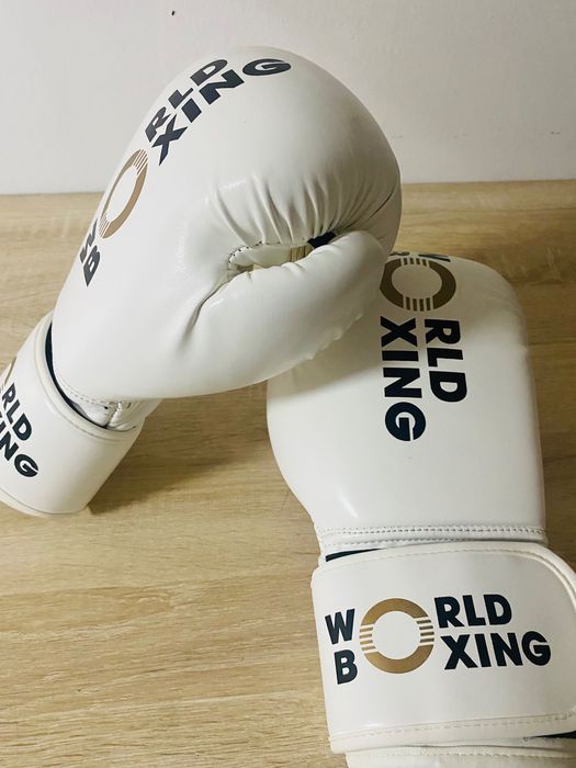 Перчатка World Boxing 12 Oz