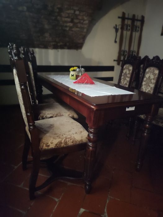 Vând masă lemn masiv cu 6 scaune