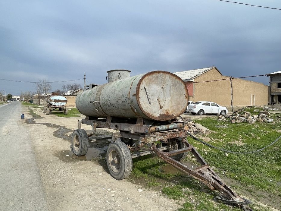 Ichimlik suvi bochkalari