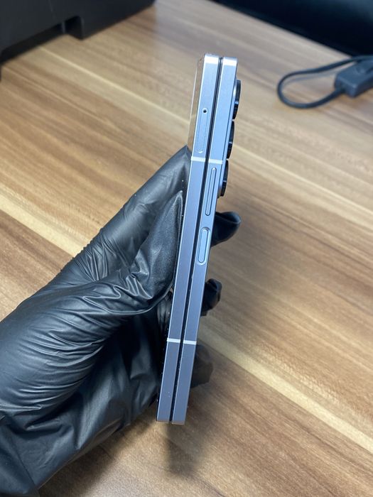 Samsung Galaxy Z Fold6 • 256 GB • Silver