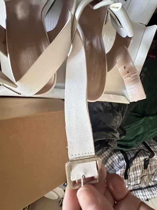 Продам кожаные туфли босоножки