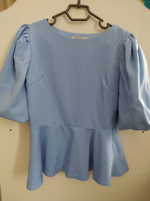 Продам платье, кожанку, тройку