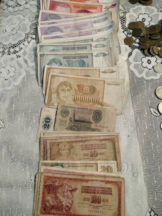 Bancnote vechi și monezi