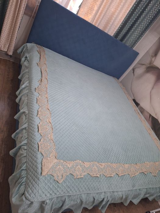 Спальни.   диван