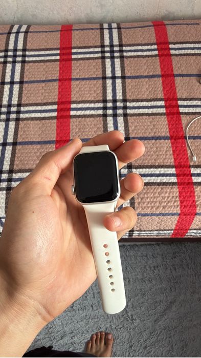 apple watch se 40мм  в идеальном состояние