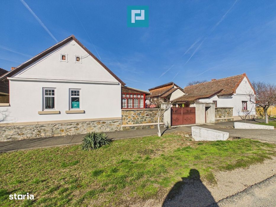 Casă cu 6 camere pe teren de 2029 mp – Miniş