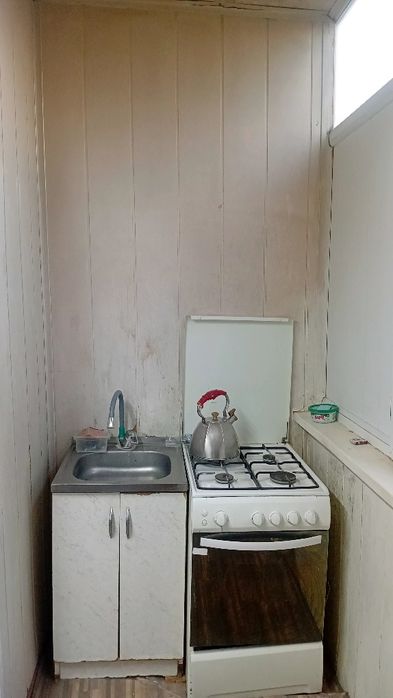 продам 1 ком. кв. в 10мкр дом 29