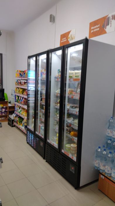 Vitrina frigorifica verticala cu 2 uși, 150 cm lungime / Profesional