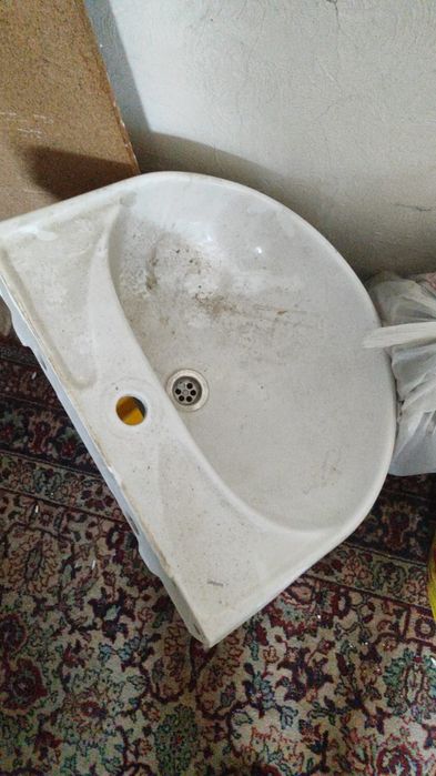 Продам раковину с пьедисталом