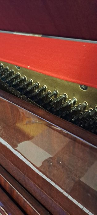 Pianina marca ucraina