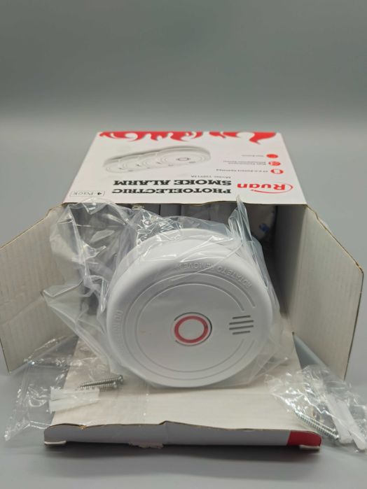 Комплект 4 бр. фотоелектрични датчици за дим магнитен монтаж и 9V бат.