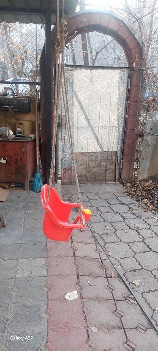 Детская качеля с креплениями