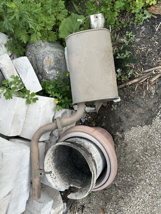 Глушитель продам срочно! Тайота