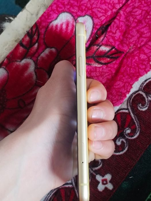 IPhone Xr 128GB 77 akb