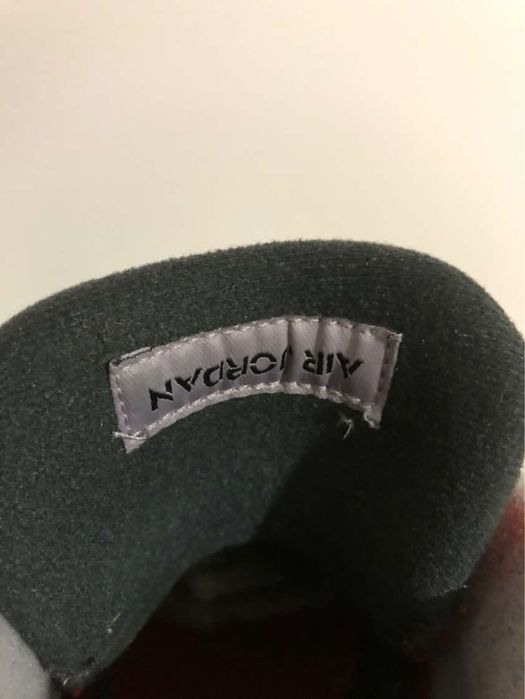 Vând/schimb Jordan 4 toro bravo