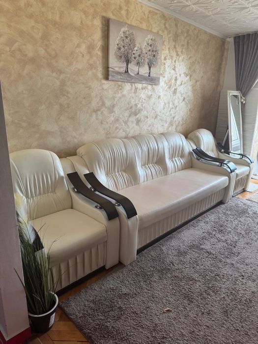 Vand canapea extendibila si doua fotolii!