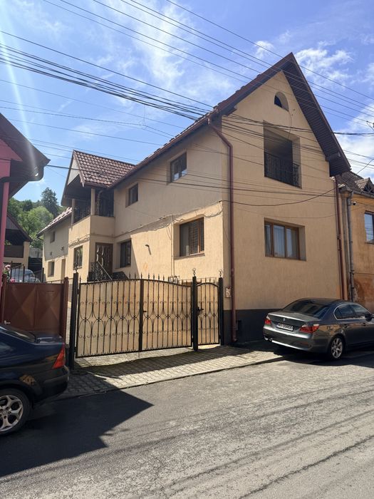 Casă în centrul Sighișoarei + 1.800 mp teren | Ideală pentru pensiune | 300 m