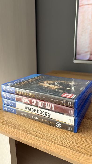 Vand PS4 Slim 512gb + 9 Jocuri