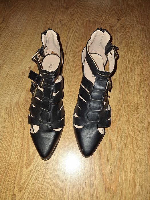 Дамски кожени обувки