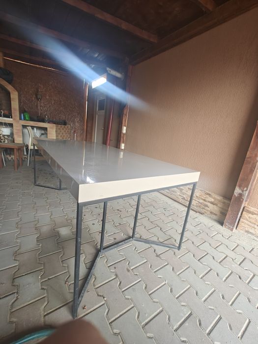 Masa foisor living bucatarie gradina