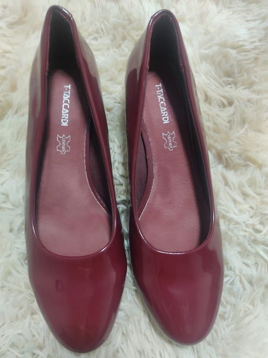 Лакированые туфли.