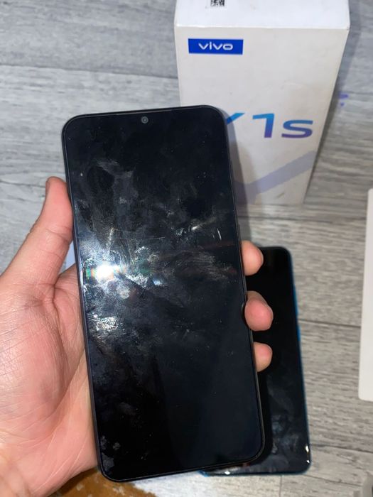 Продам два телефона