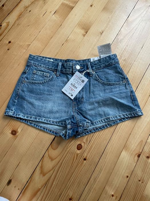 Чисто нови дънки на Pull and Bear
