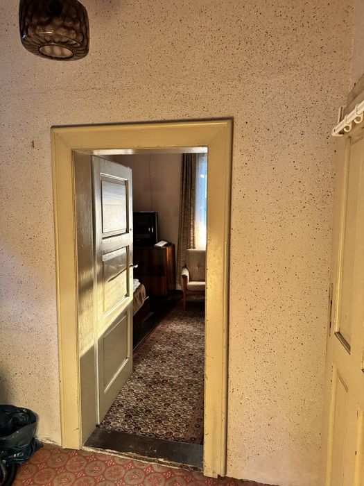 Vand casa 4 camere strada Magheranului curte comuna