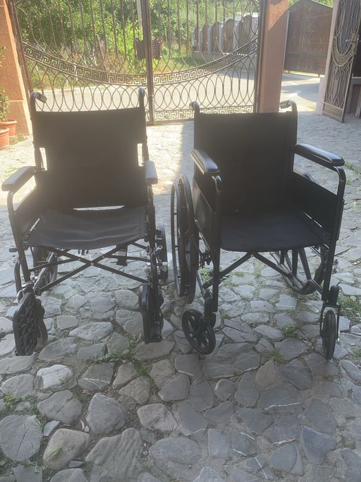Scaune cu rotile pliabile (2 bucati)