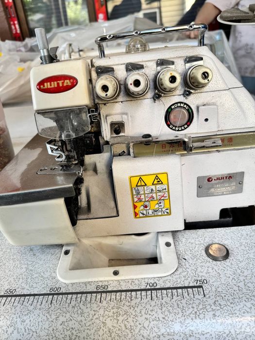 Продаётся швейная машинка