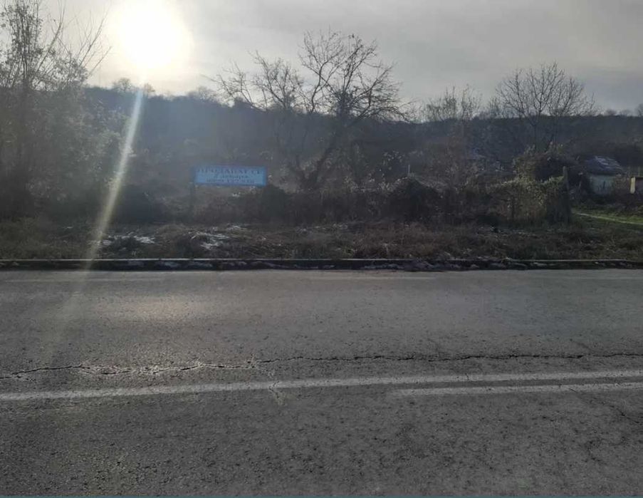 Продава ДВА СЪСЕДНИ ПАРЦЕЛА по един декар на главния път за Варна