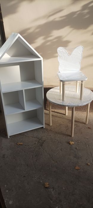 900.000Скидки на Детский набор стол стул и полка для книг и игрушек