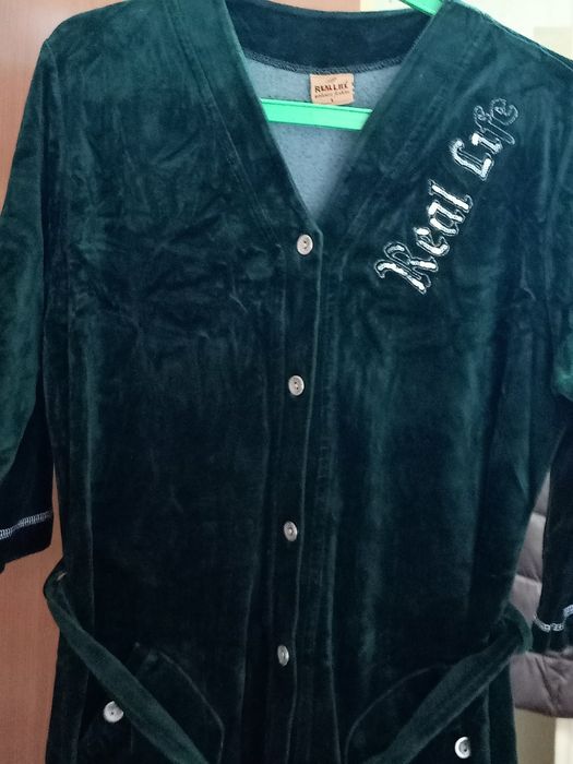 Велюровый,отличный халат