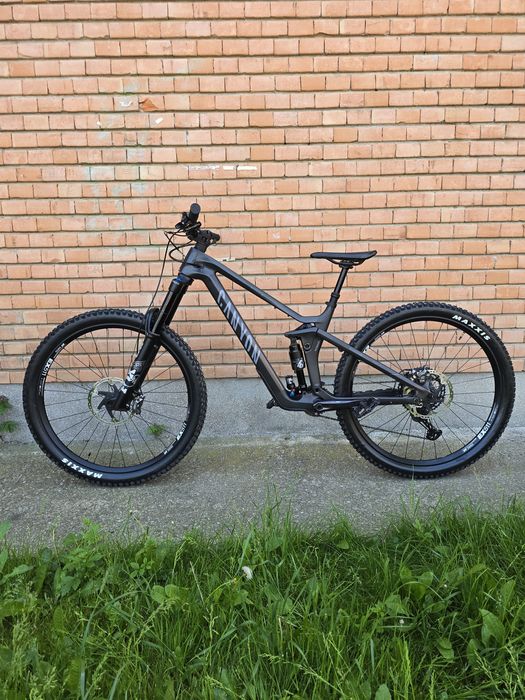 Vand Canyon Strive CFR Underdog 2024 Carbon