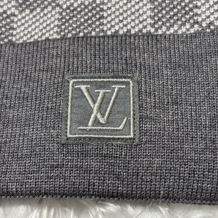 Caciula Louis Vuitton Gri