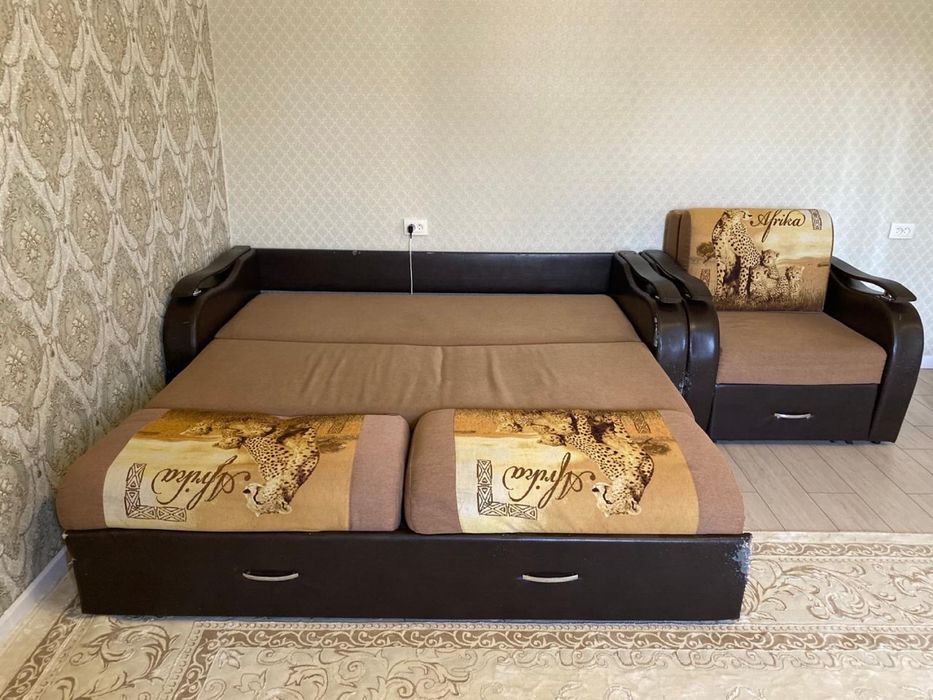 Диван с креслом раскладные б/у