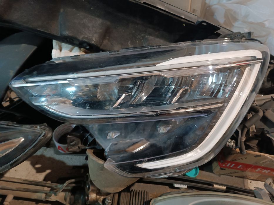 Far Megane3 far Megane3 xenon Clio4 full led Dacia Logan2/3 Duster2 Arkana Megane2 Scenic2 Scenic3 bara fata Clio4  Clio3 far Jogger Sandero Stepway
