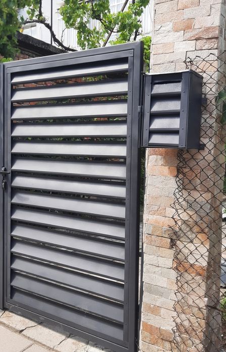 Ограда тип щора Метални врати