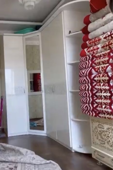 Шкаф 3 есікті, угловой, ішіне көп зат кетеді