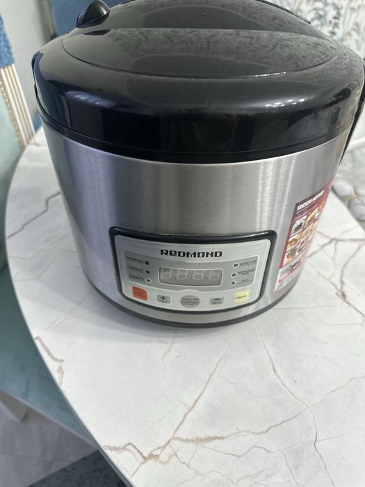 Продам мультиварку в отличном состояние