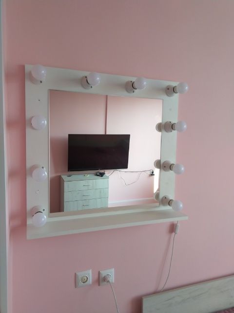 Огледало с осветление