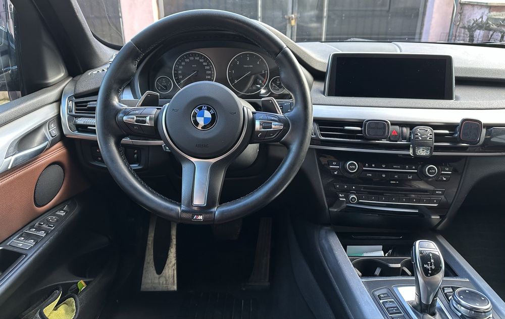 BMW X5 F15  X drive 7 locuri euro 6 NECESITA SCHIMB DISTRIBUTIE
