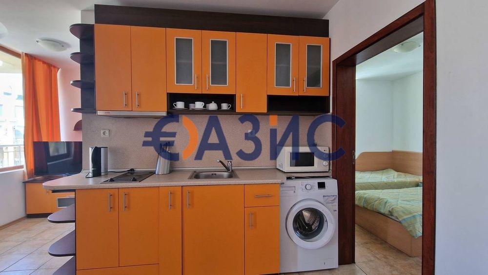 Продава се Тристаен апартамент в Свети Влас - 82 кв.м за 691 €/кв.м - Снимка #4