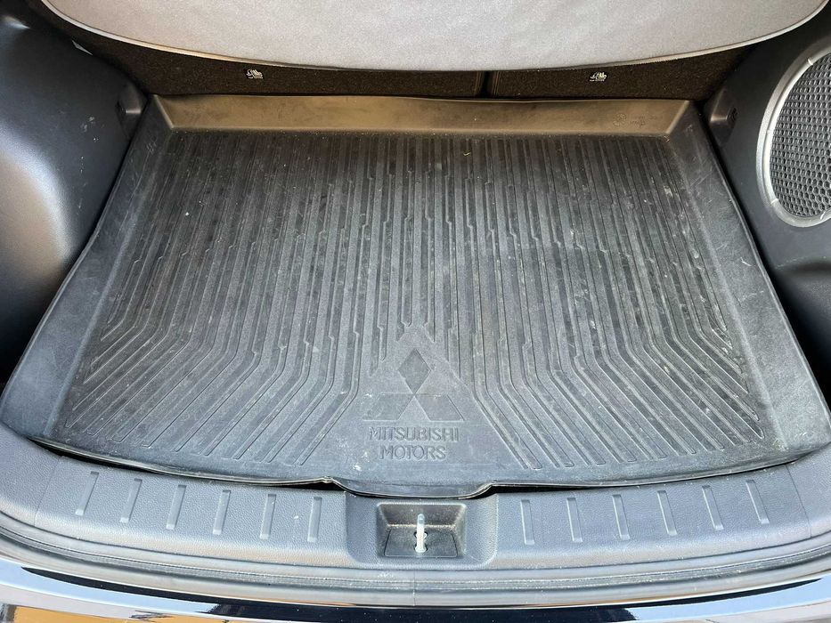 ОРИГИНАЛНА гумена постелка за багажник за Mitsubishi Cross Eclipse!