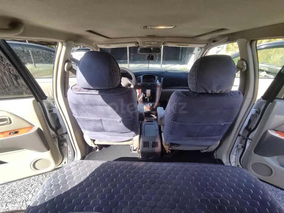 Автомобиль Lexus RX 300