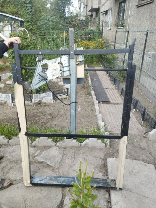 Кронштейн для регулировки телевизора